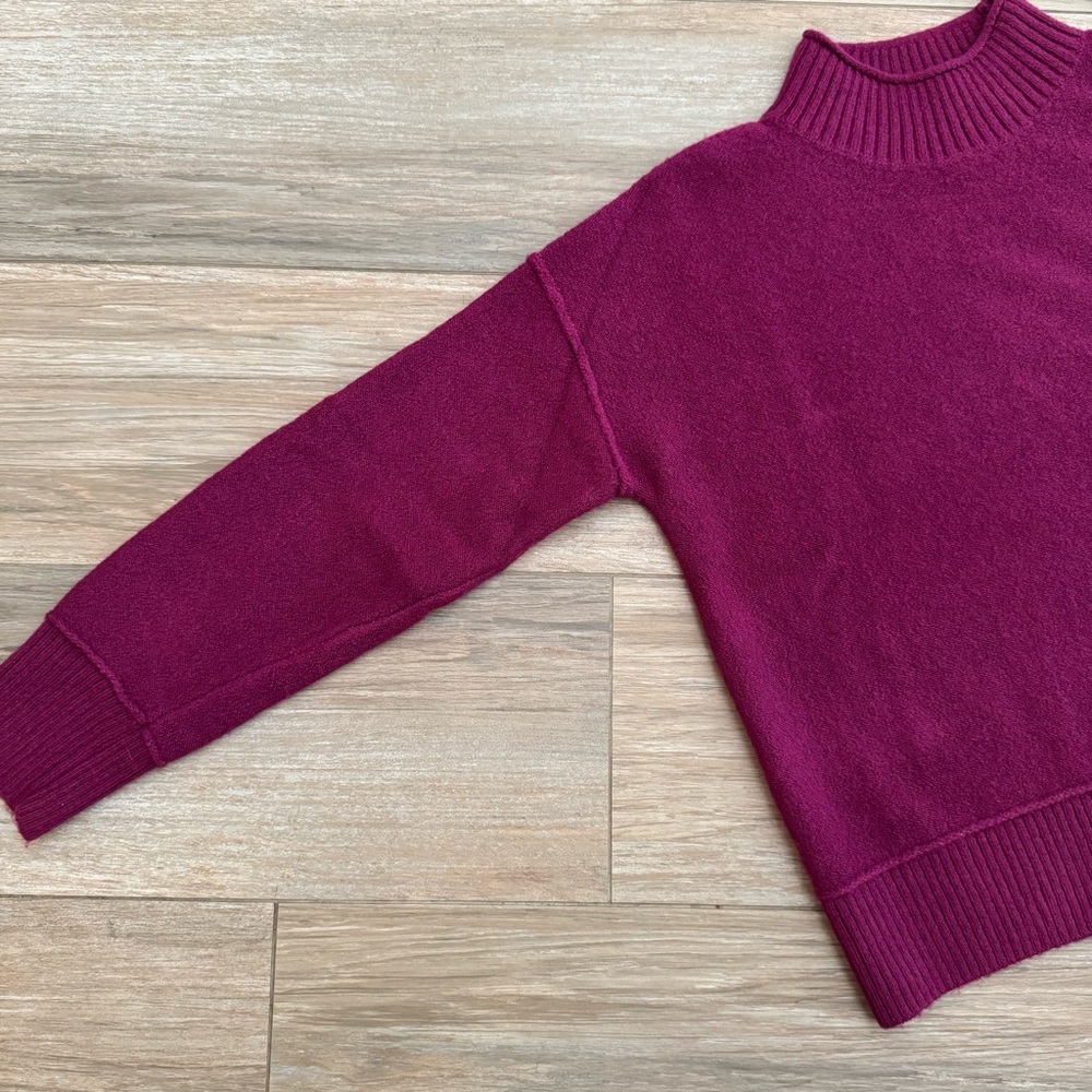 Universal Thread Sweater - Picture 6 of 14